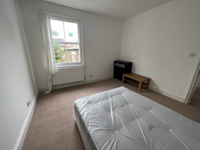 Room Nello James Gardens in Greater London
