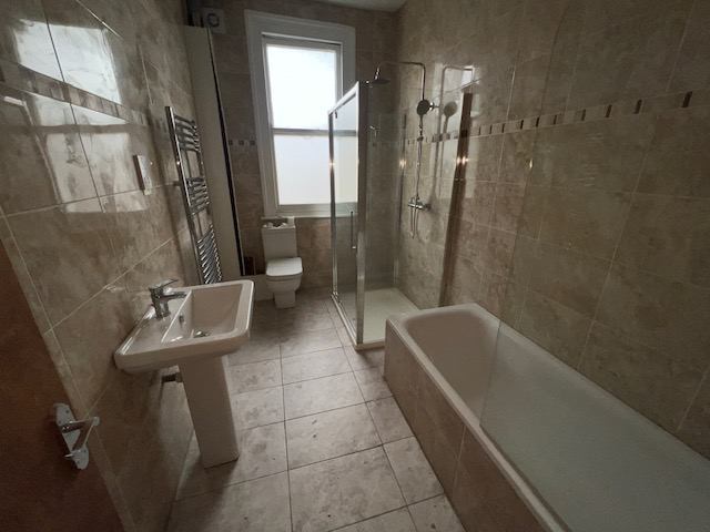 Room Nello James Gardens in Greater London