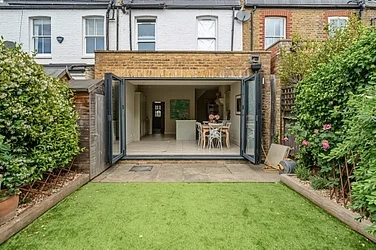 Flat Freshford Street in Greater London