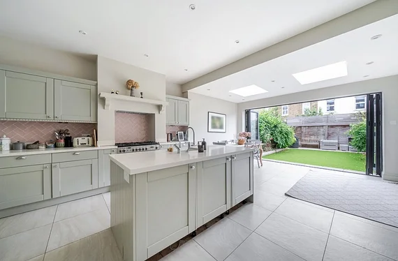 Flat Freshford Street in Greater London