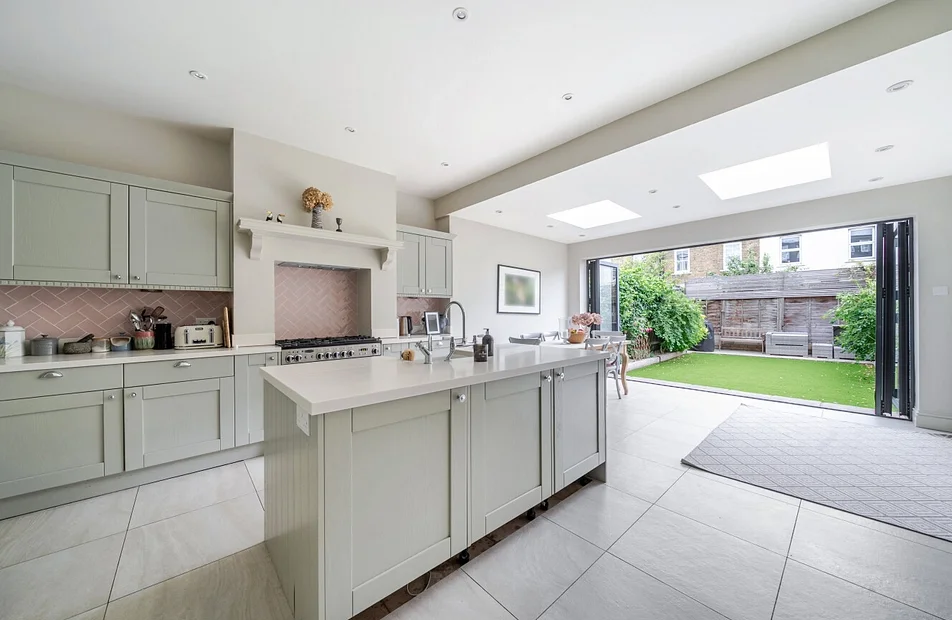 Flat Freshford Street in Greater London