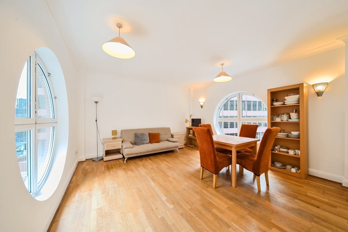 Flat Botolph Lane in City of London