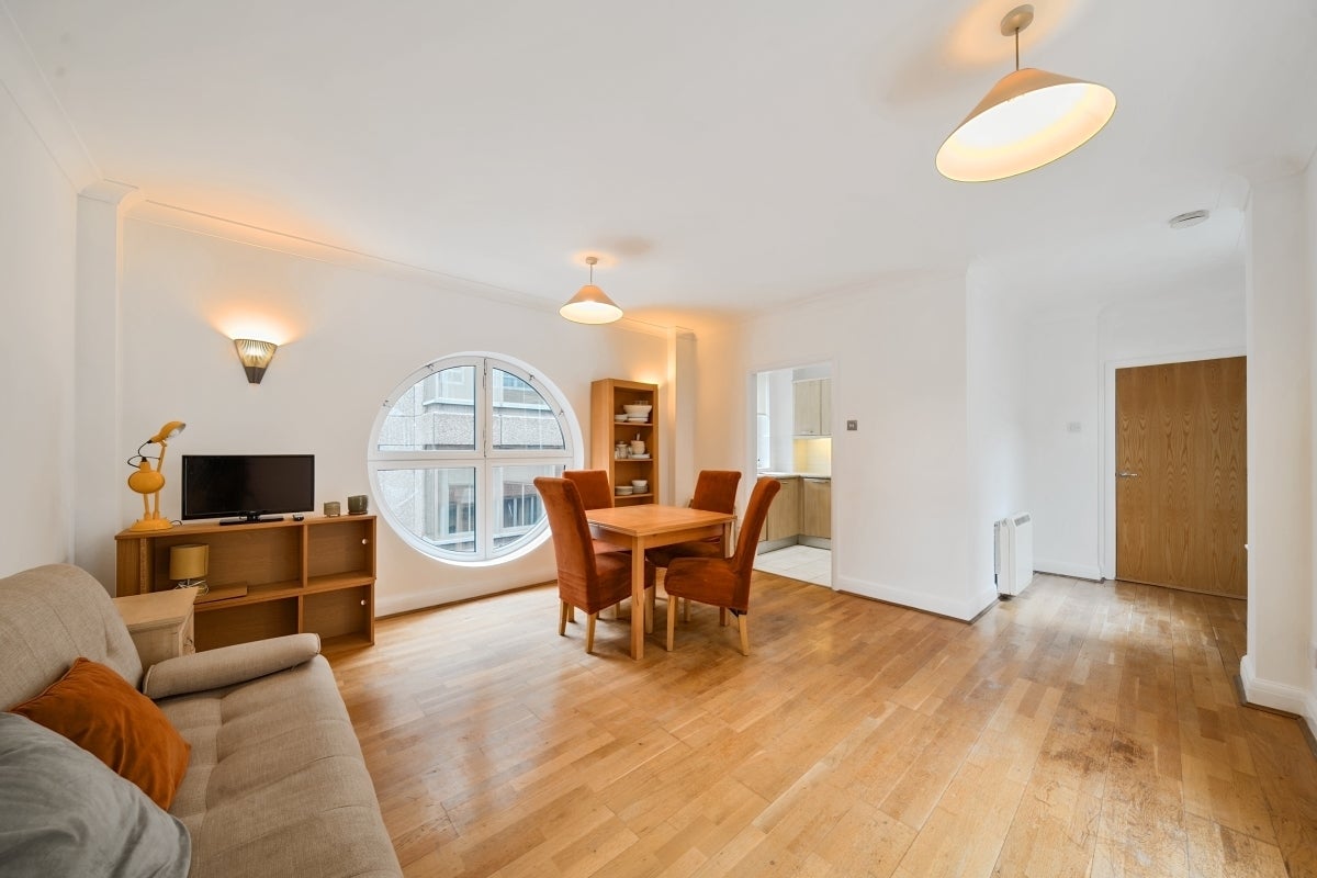 Flat Botolph Lane in City of London