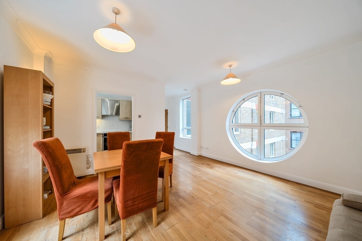 Flat Botolph Lane in City of London