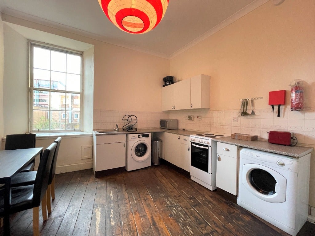 Flat Sauchiehall Street in Glasgow