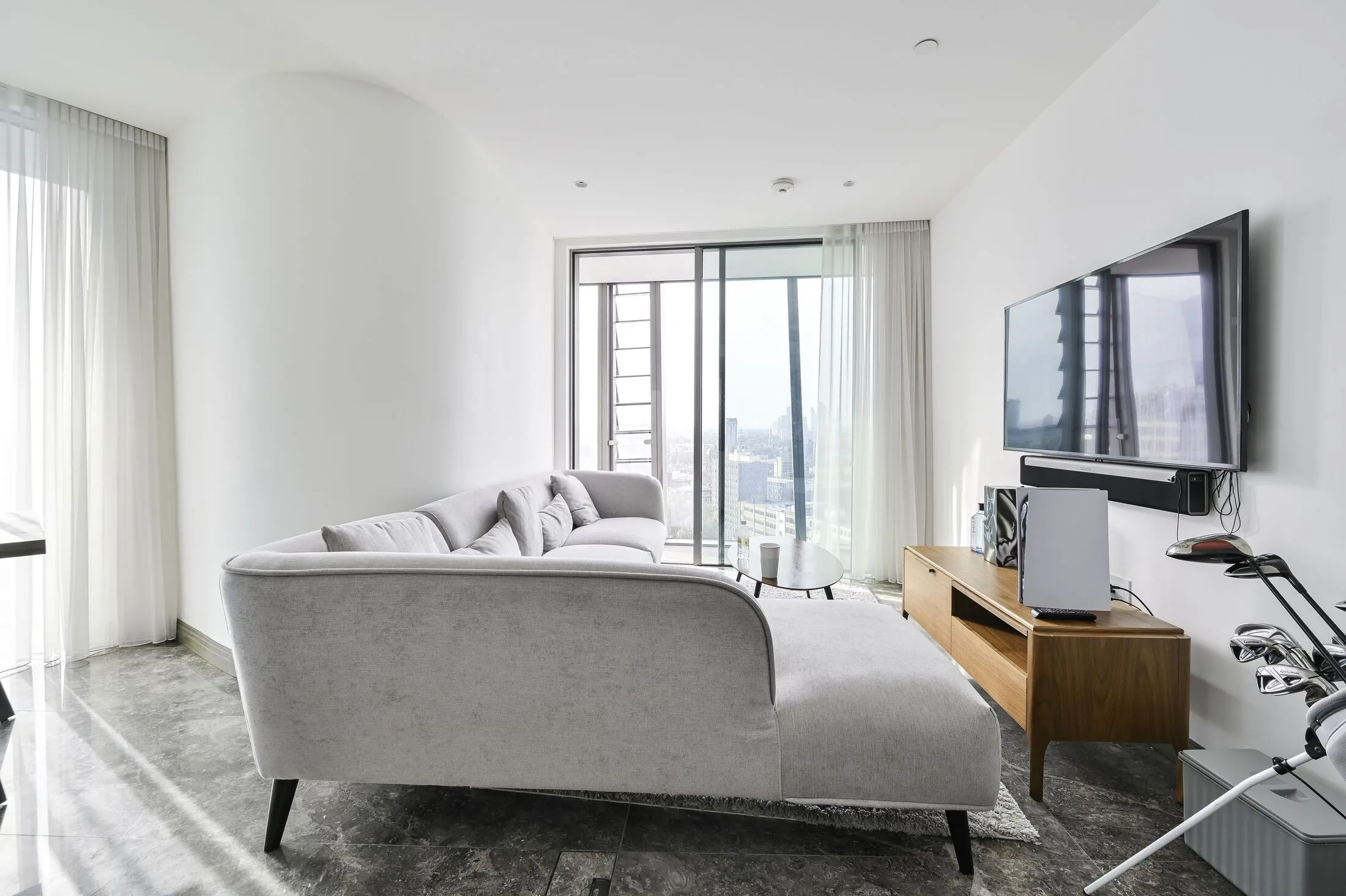 Flat Blackfriars Road in Greater London