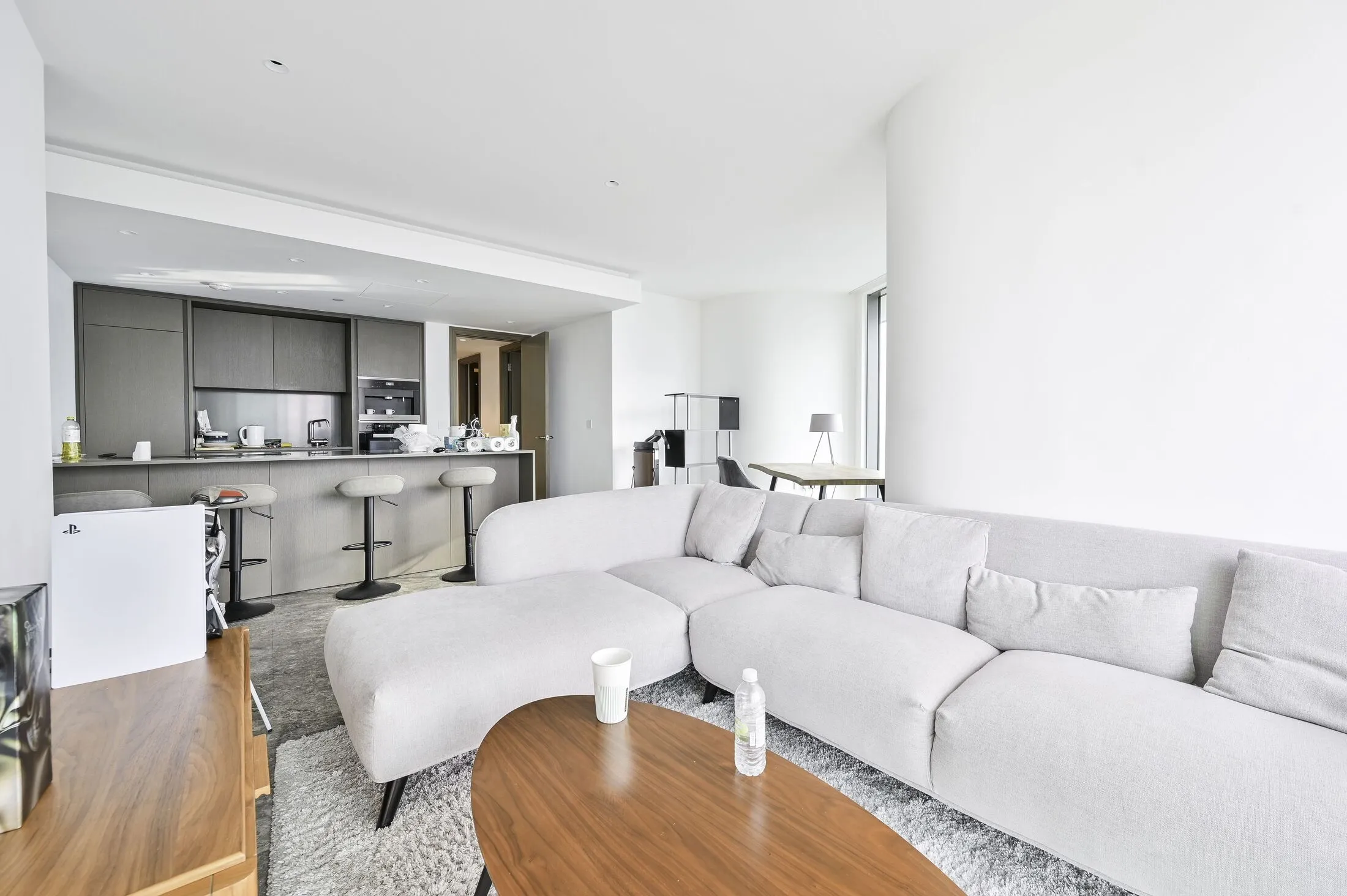 Flat Blackfriars Road in Greater London