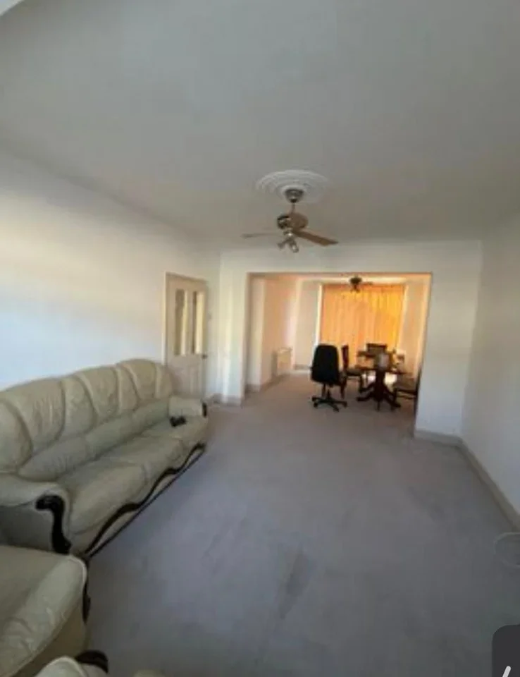 Room Newbury Road in Greater London