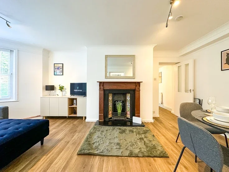 Flat Bouverie Road West in Folkestone and Hythe District