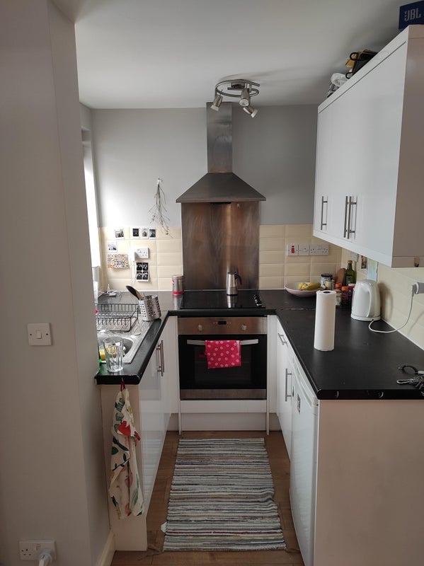 Flat Midland Road in Bristol