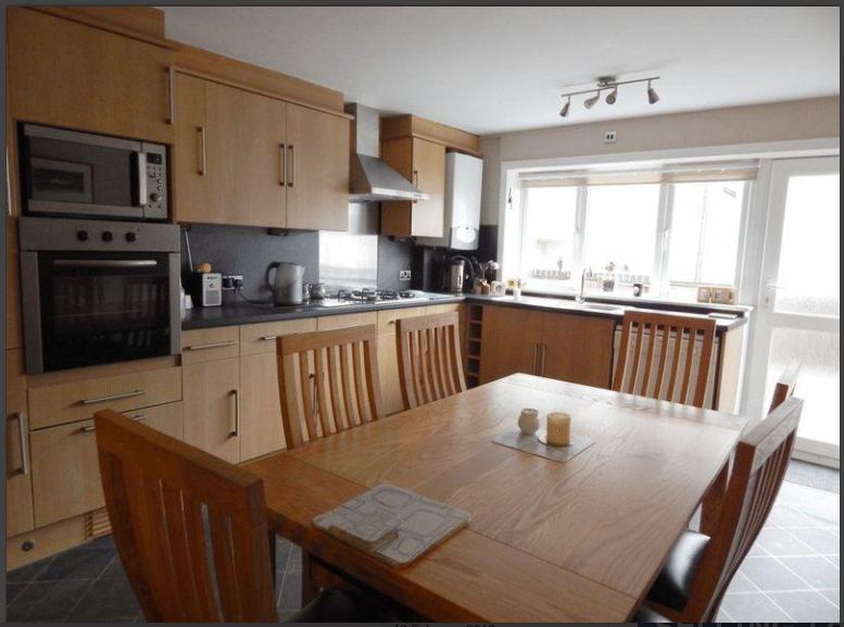 Room Clyde Drive in Mid Calder