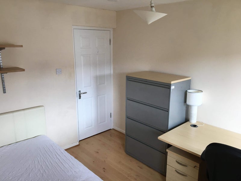 Room Clyde Drive in Mid Calder