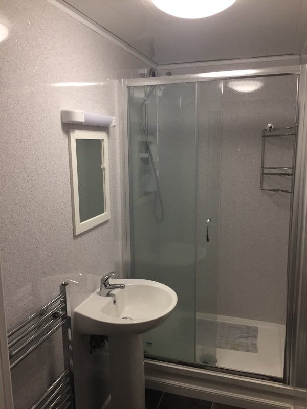 Room Clyde Drive in Mid Calder