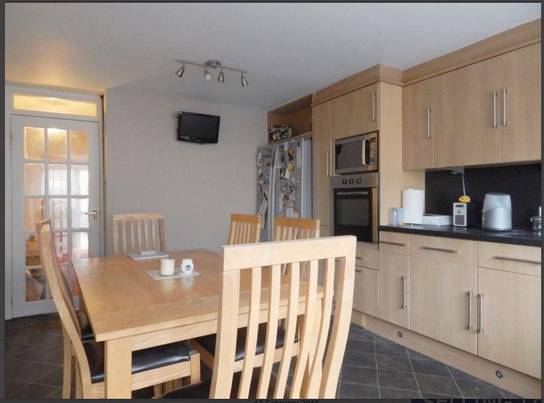 Room Clyde Drive in Mid Calder