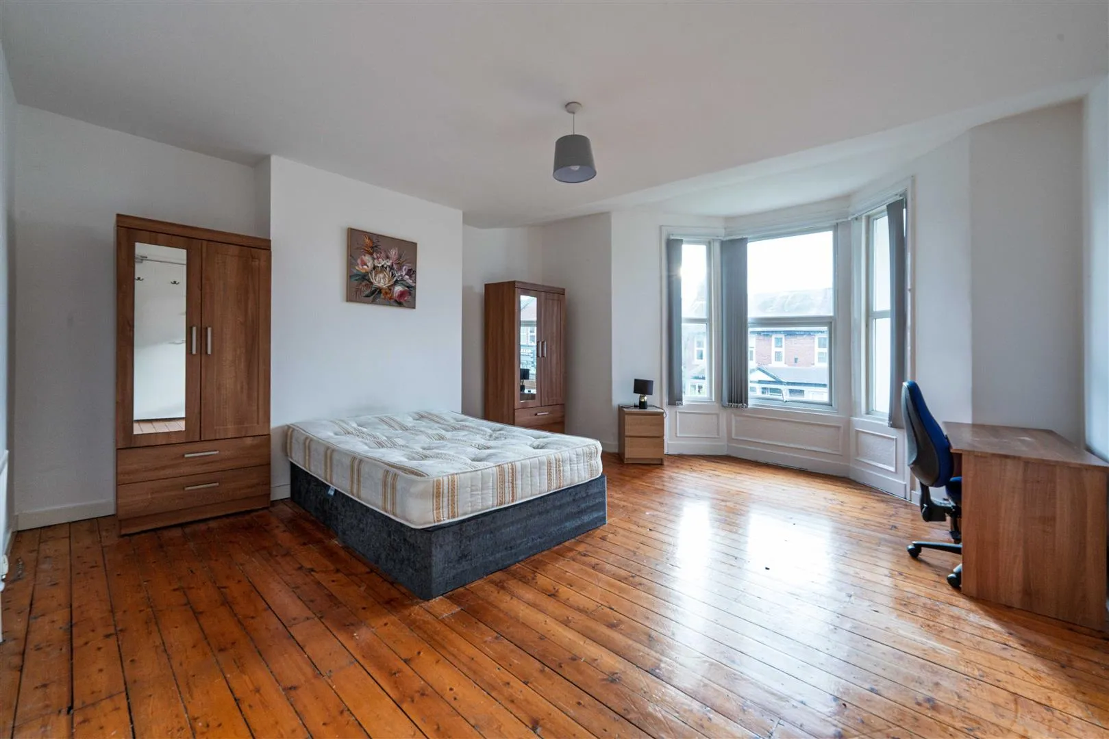 Flat Chillingham Road in Newcastle upon Tyne