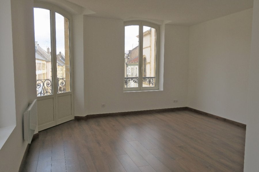 Flat Square Robert Schuman in Thionville