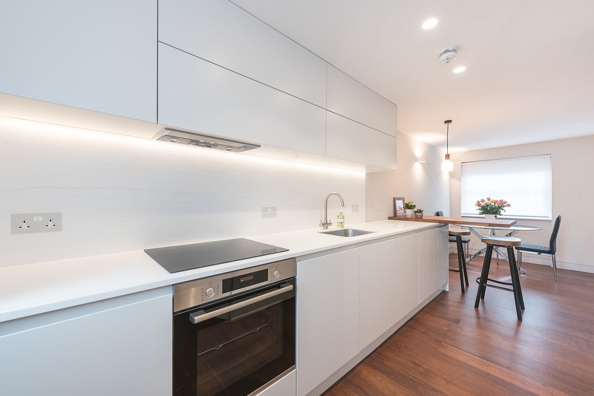 Flat Upper Berkeley Street in City of Westminster