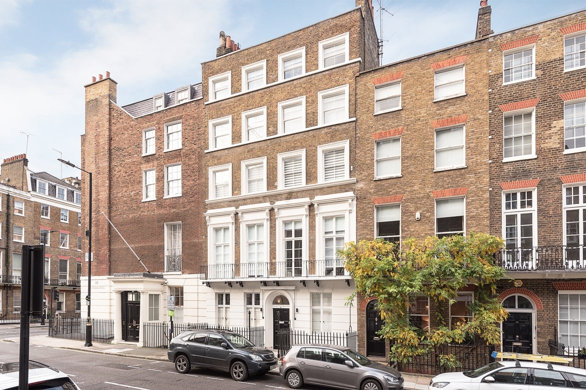 Flat Upper Berkeley Street in City of Westminster