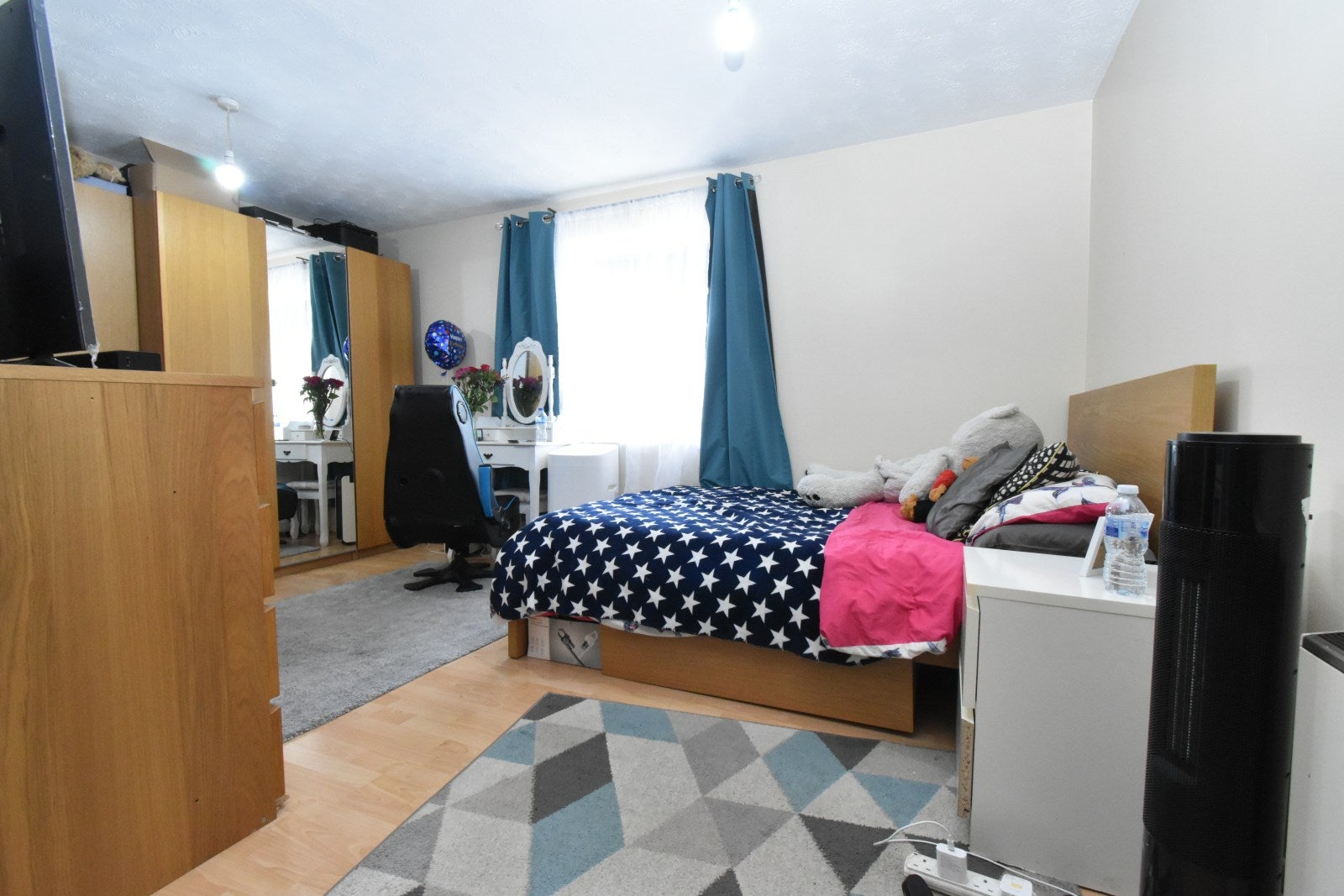 Flat Elmore Close in Greater London