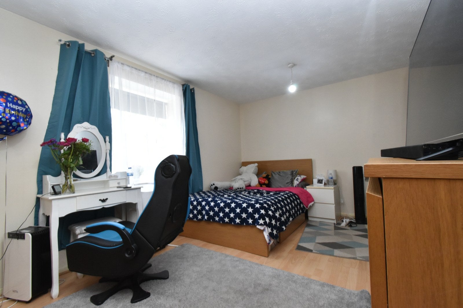Flat Elmore Close in Greater London
