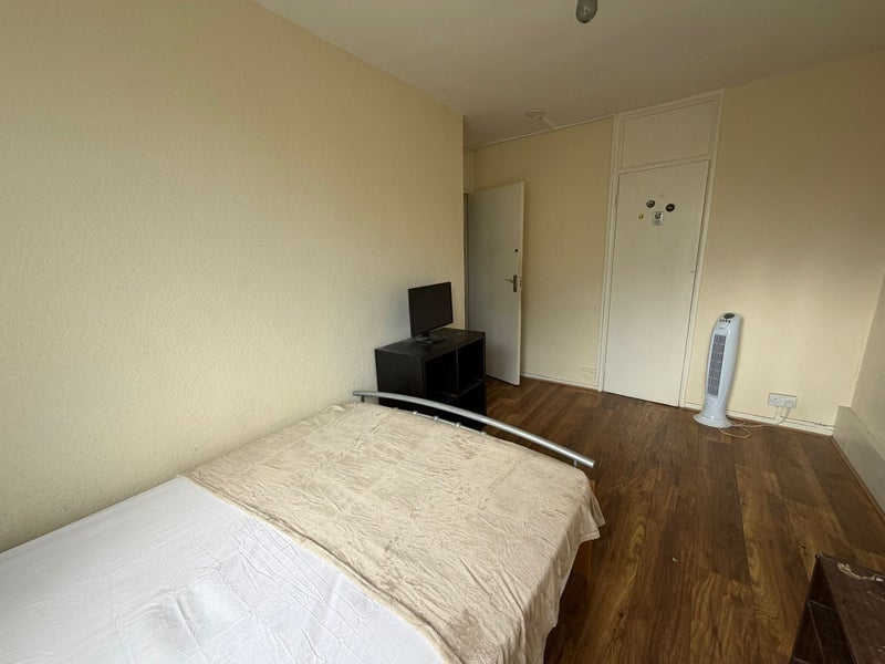 Room Sherfield Gardens in Greater London