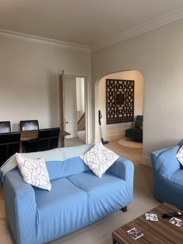 Room Sisters Avenue in Greater London