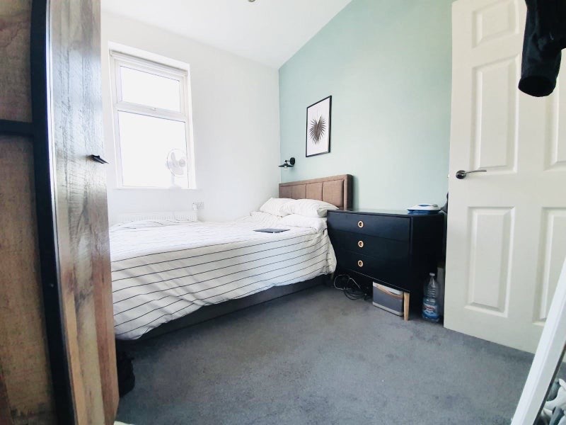 Room Clifton Road in Salford