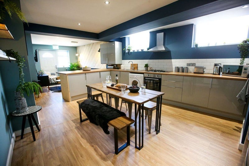 Room Clifton Road in Salford