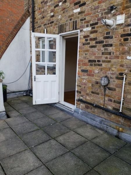 Flat Essex Road in Greater London