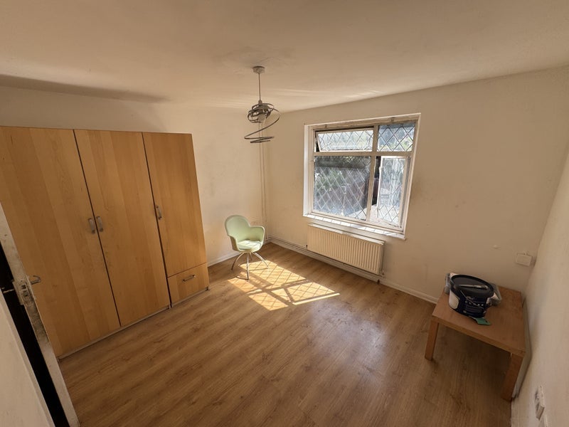 Room Buckingham Close in Greater London