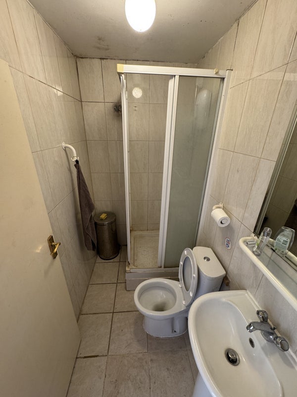 Room Buckingham Close in Greater London