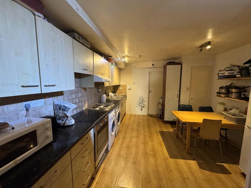 Room Buckingham Close in Greater London