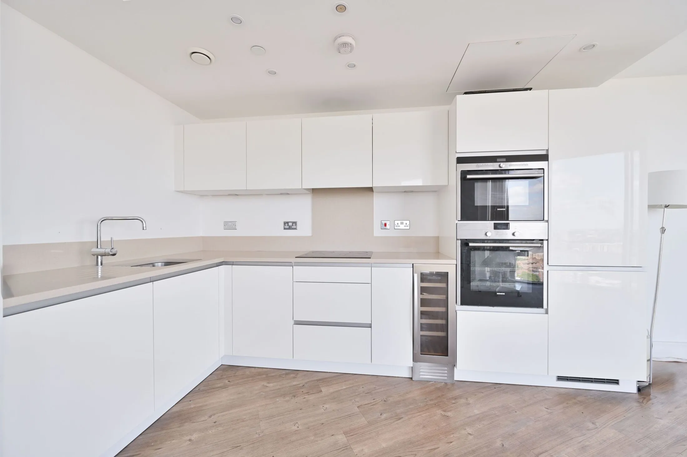 Flat Surrey Quays Road in Greater London