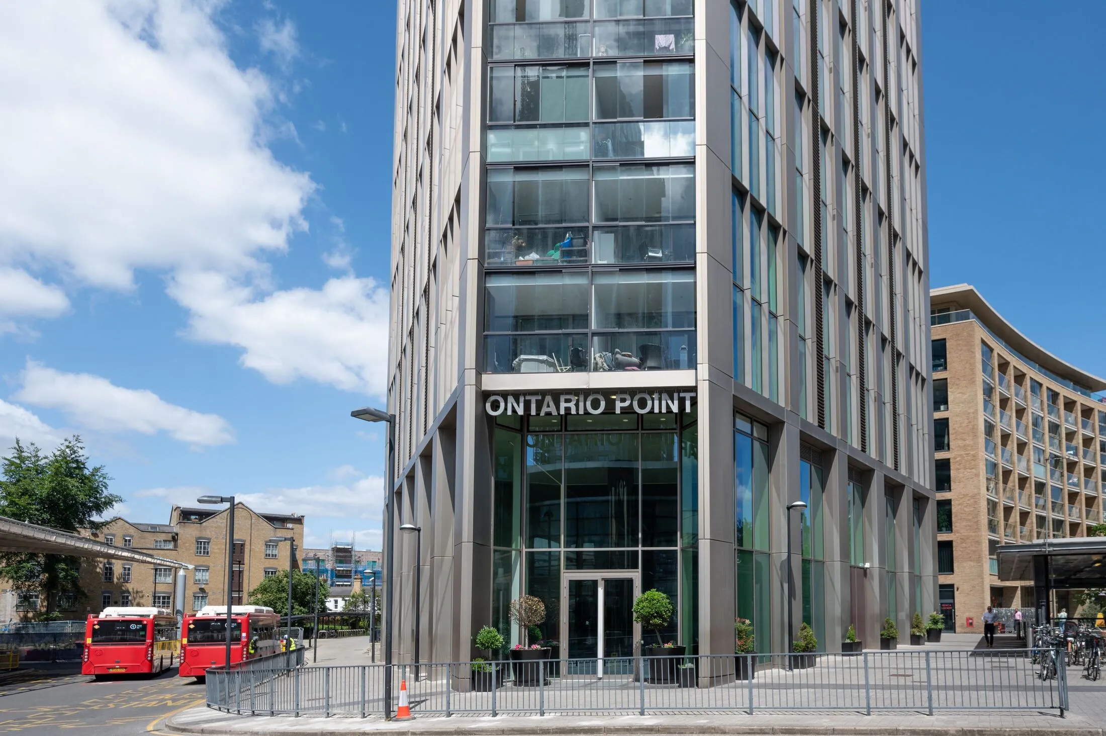 Flat Surrey Quays Road in Greater London