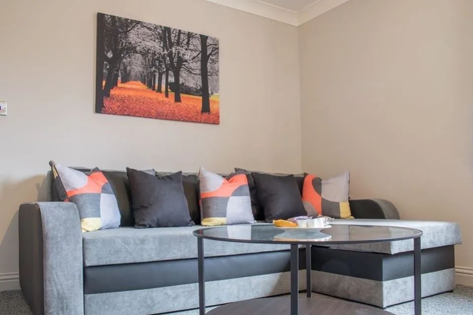 Flat Peterhouse Close in Peterborough
