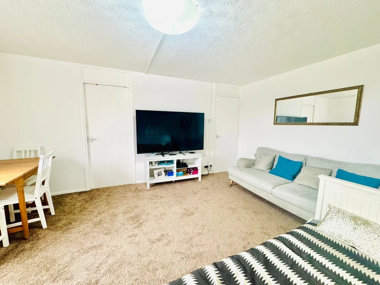 Flat Gurney Close in Greater London