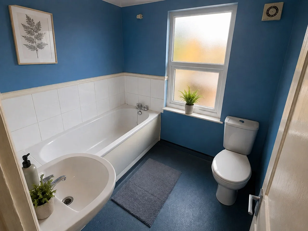 Flat Elmcourt Road in Greater London