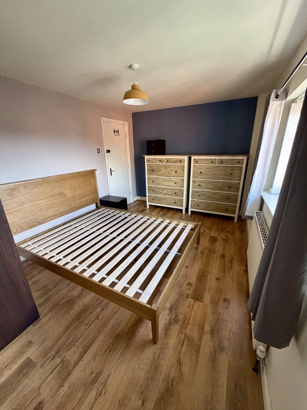 Room Delahays Range in Manchester