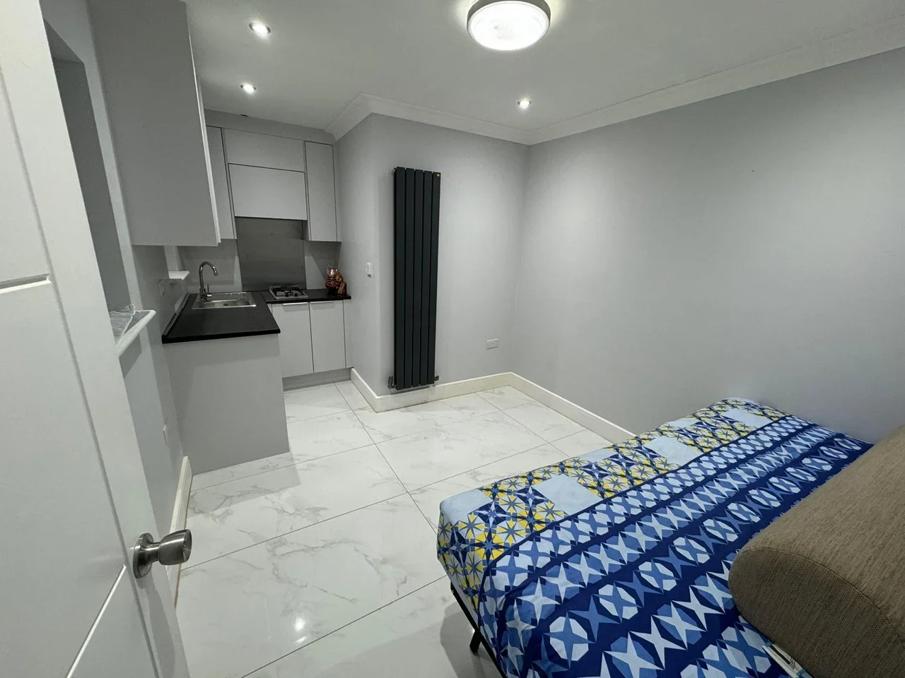 Flat Salisbury Road in Greater London