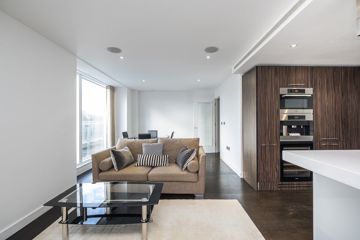 Flat Gatliff Road in City of Westminster