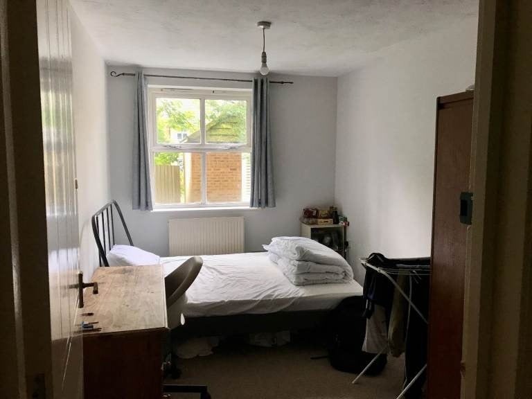 Room Wren Close in Bristol