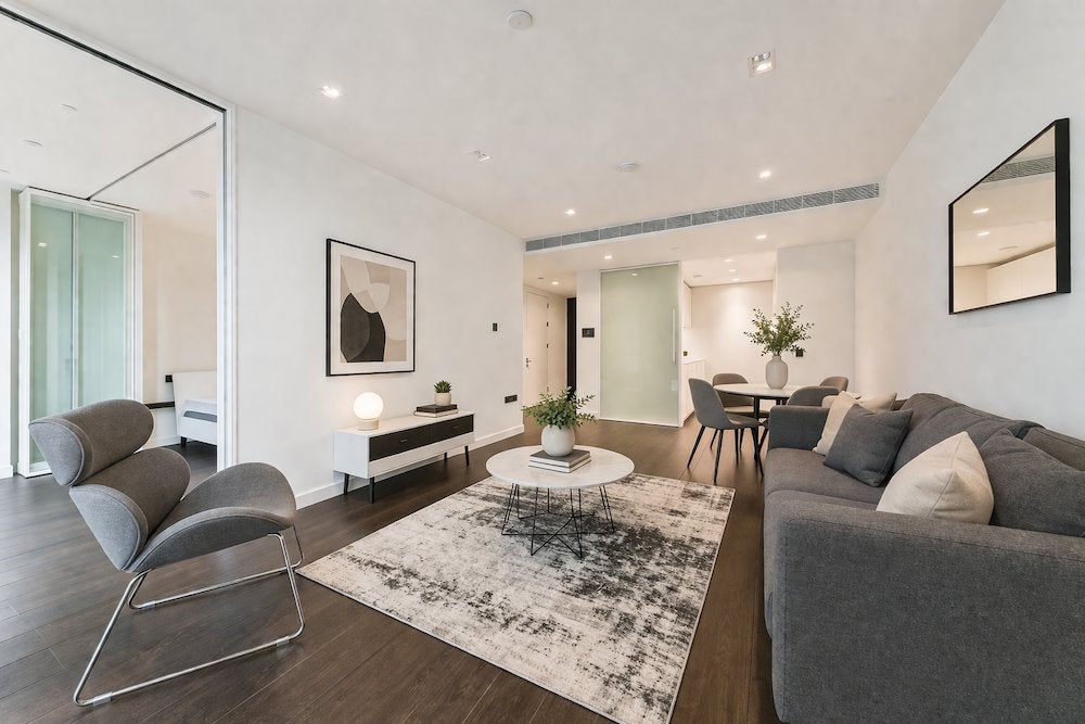 Flat Southbank in Greater London