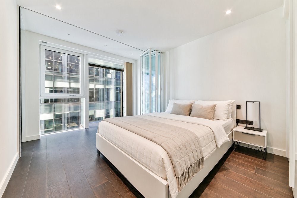 Flat Southbank in Greater London