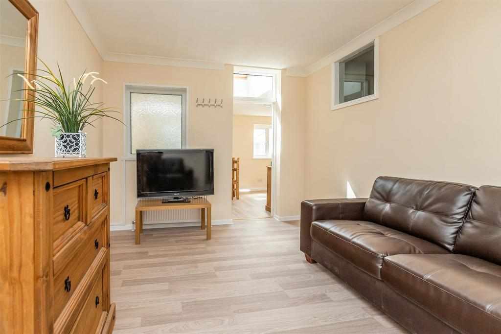 Flat Wellman Croft in Birmingham