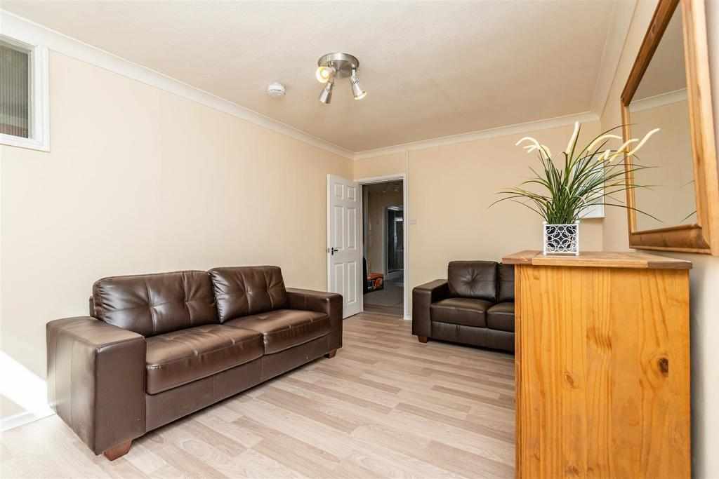 Flat Wellman Croft in Birmingham