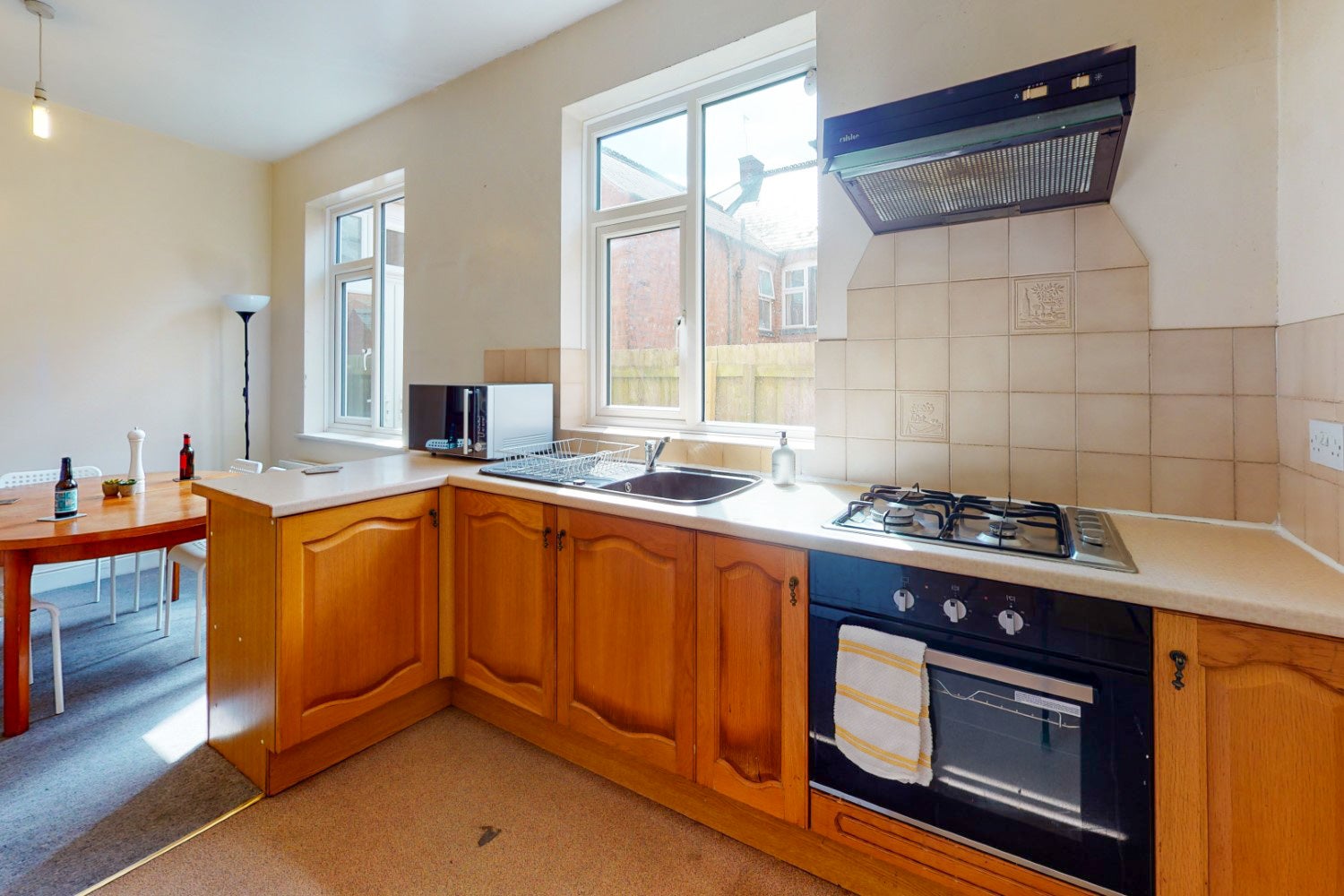 Flat Clarendon Park Road in Leicester