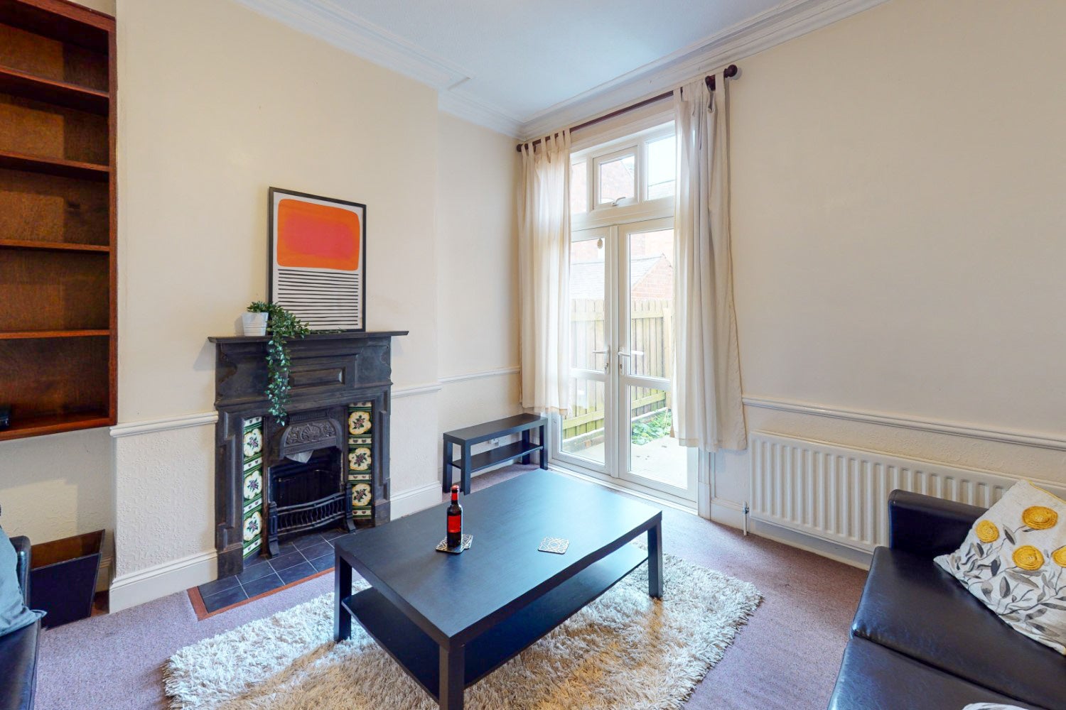 Flat Clarendon Park Road in Leicester