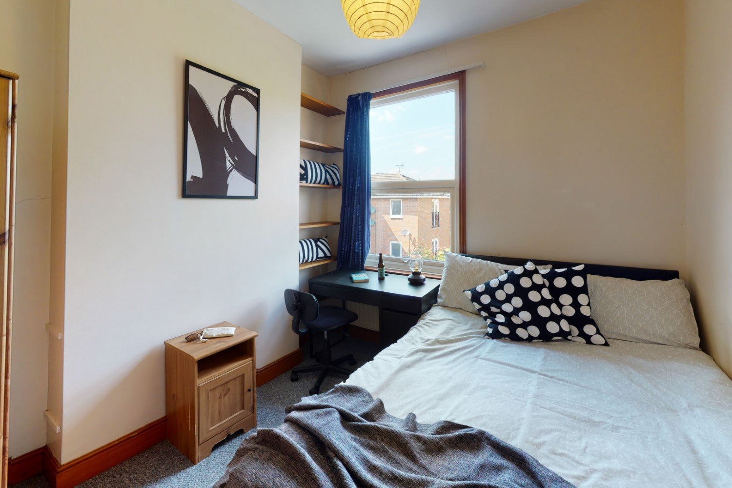 Flat Clarendon Park Road in Leicester