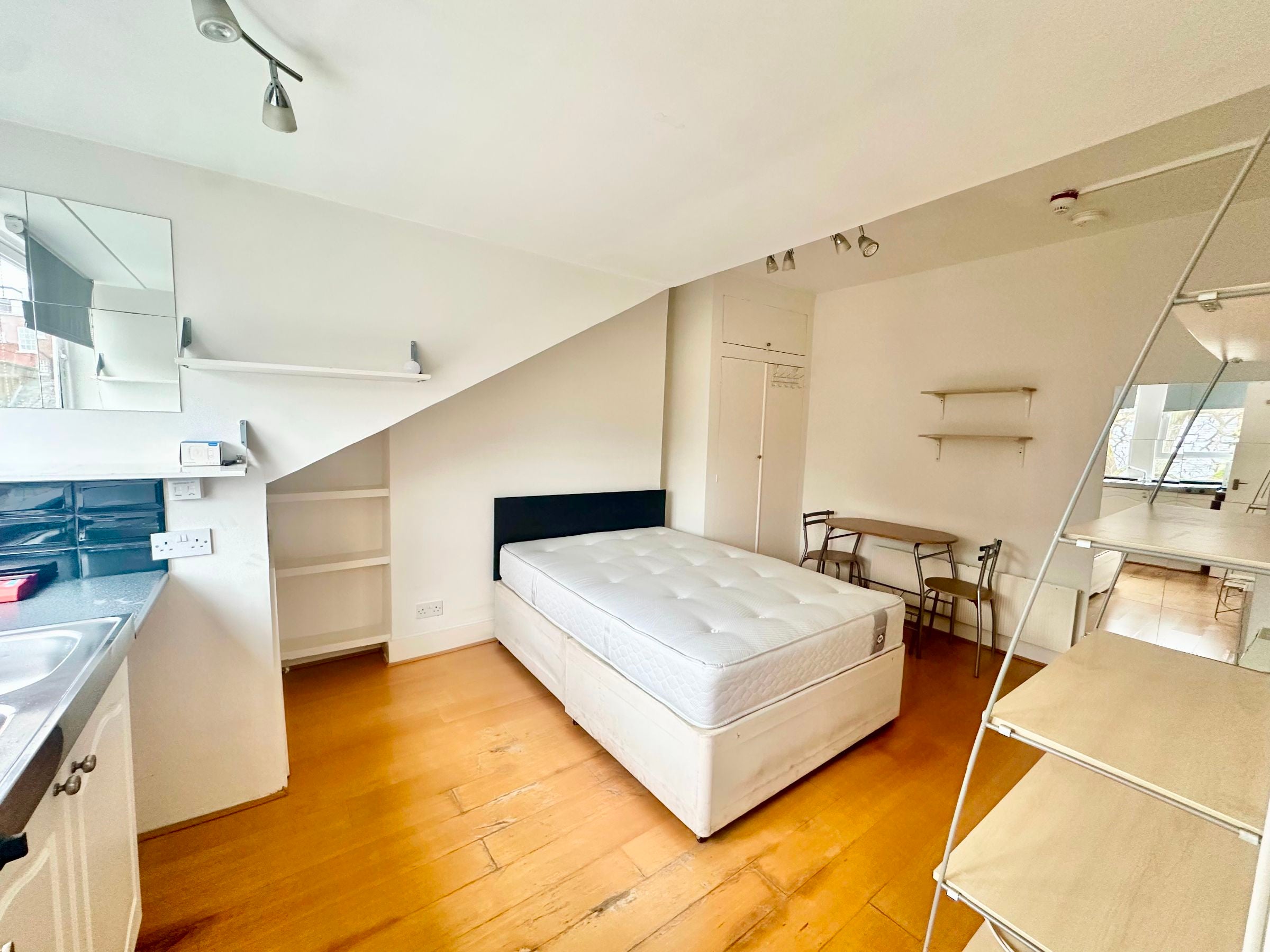 Flat Hamilton Gardens in City of Westminster