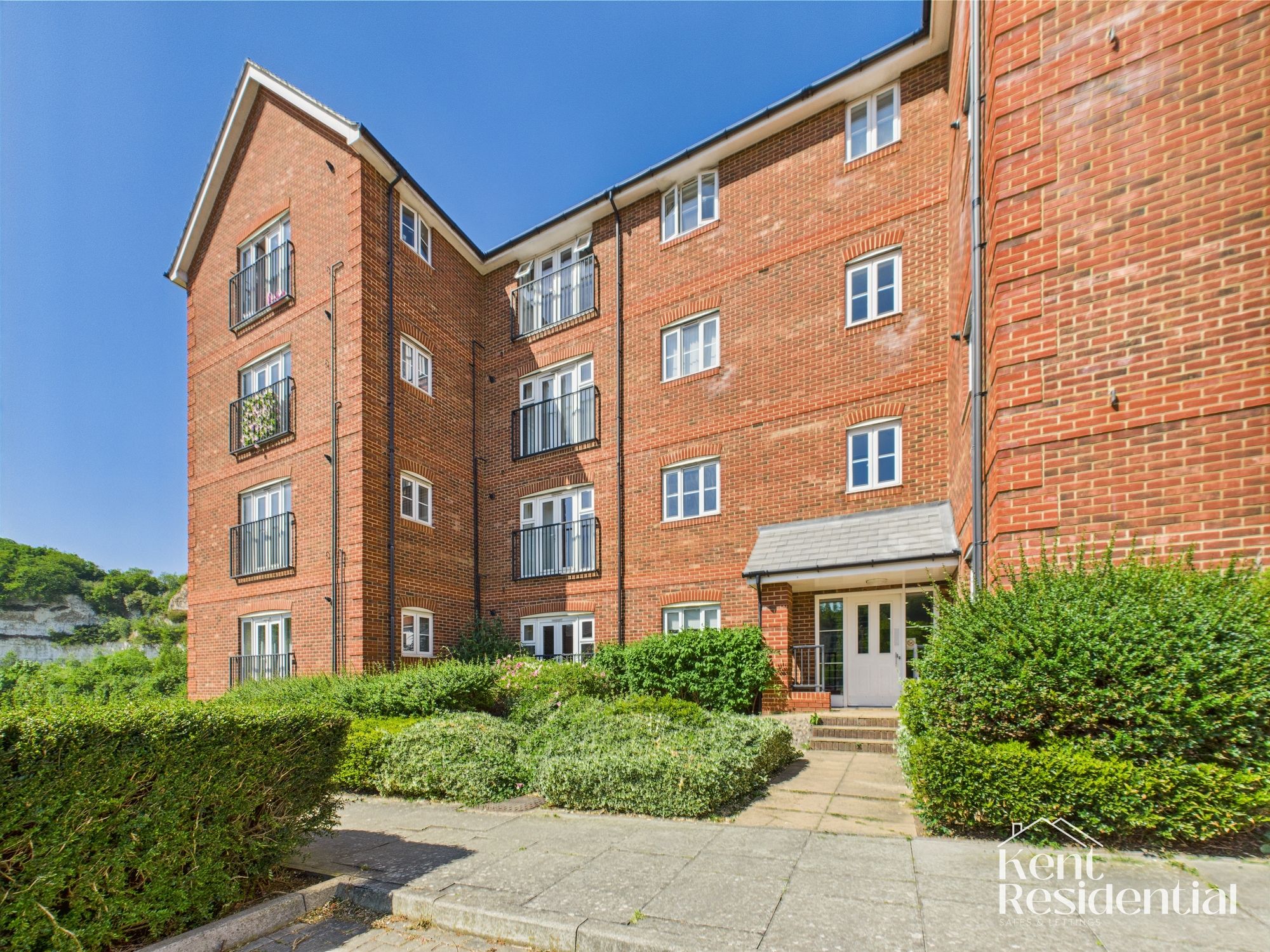 Flat Silver Streak Way in Strood
